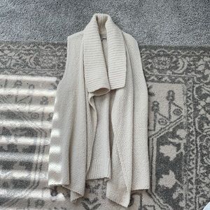 Like new cream sweater vest LOFT